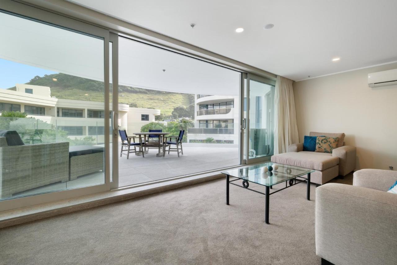 Oceanside Apartment With Garden Views Mount Maunganui Bagian luar foto